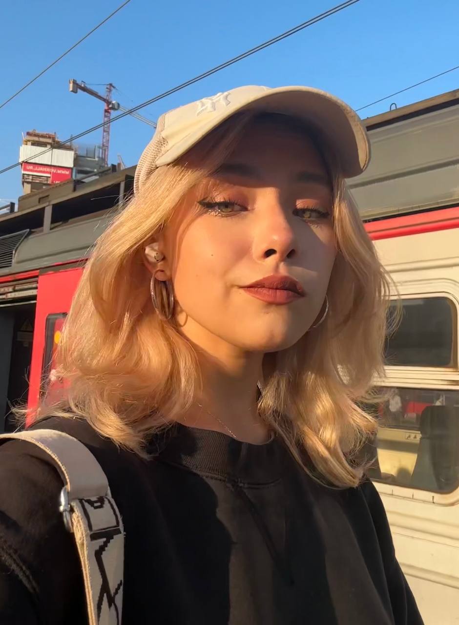 Автор 1